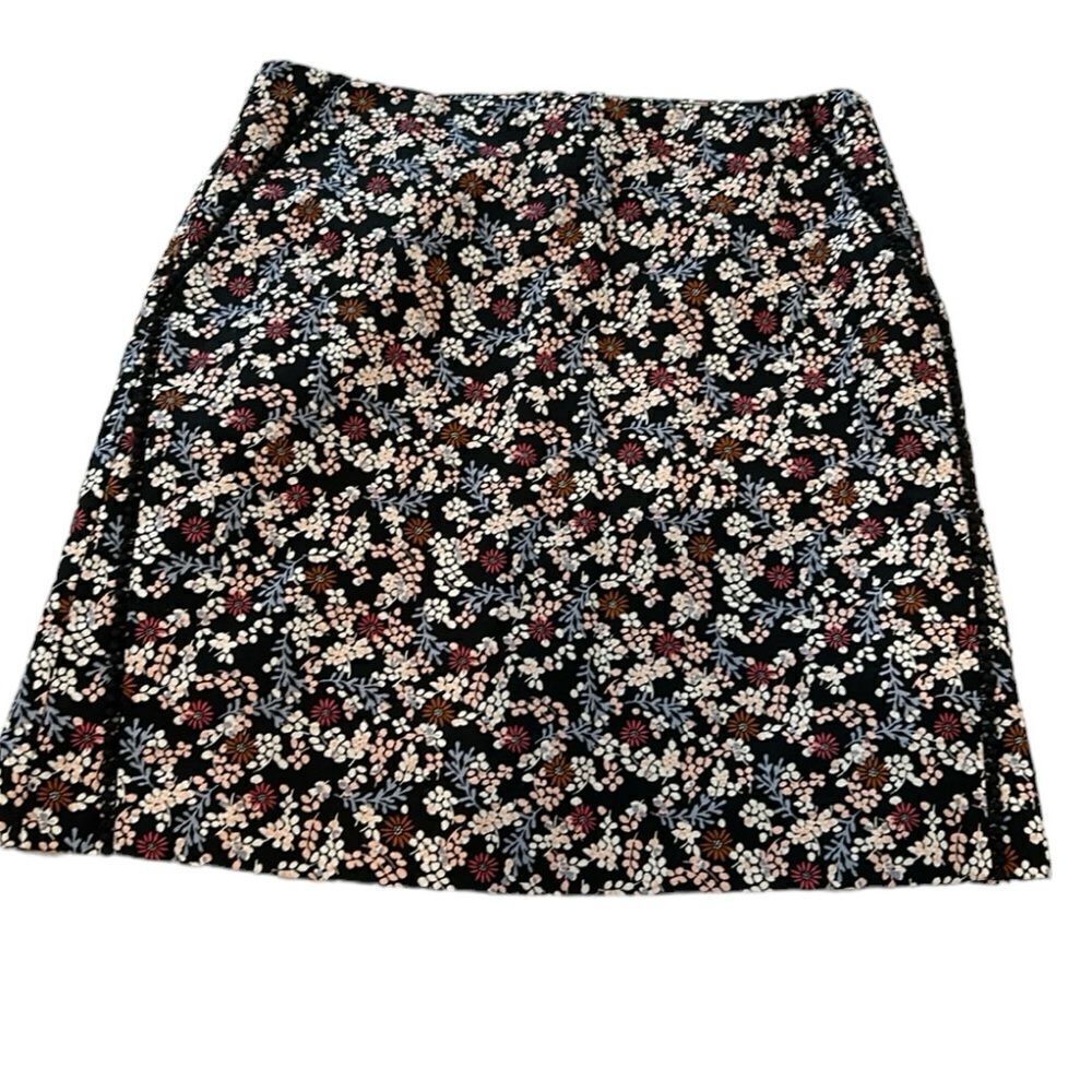 NWT Loft floral skirt, size 4